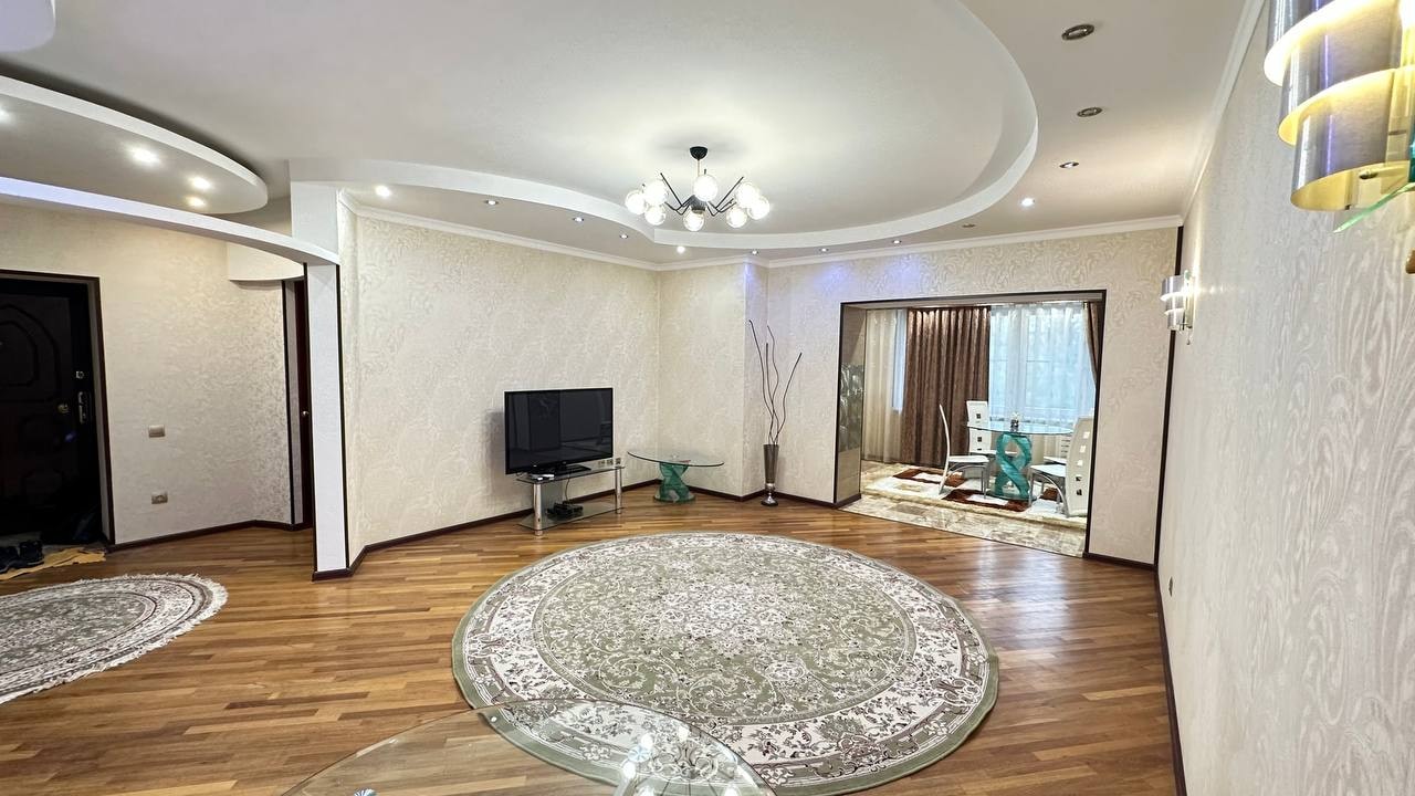 СДАЮ 2/3/6 КВАРТИРУ, СПЕЦ ПЛАН С ОТЛИЧНЫМ РЕМОНТОМ И РЯДОМ С МЕТРО
